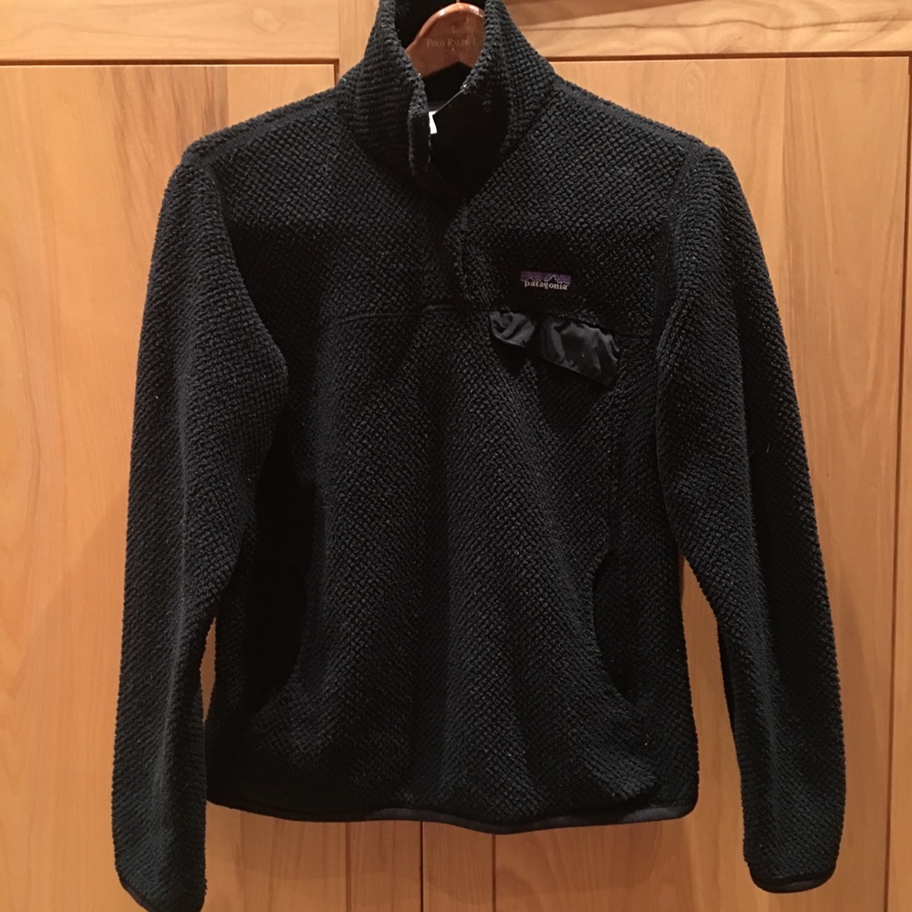 Patagonia Retool Black 🖤Snap  fleece